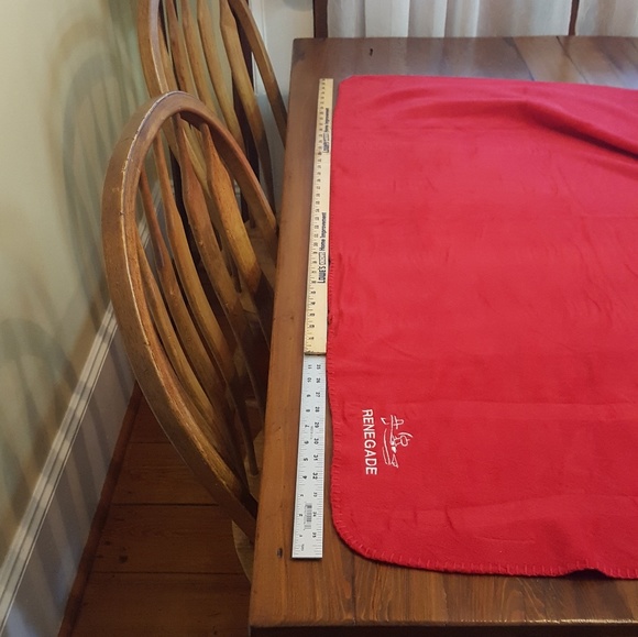 Aircraft blanket and towels NWOT - Picture 3 of 6